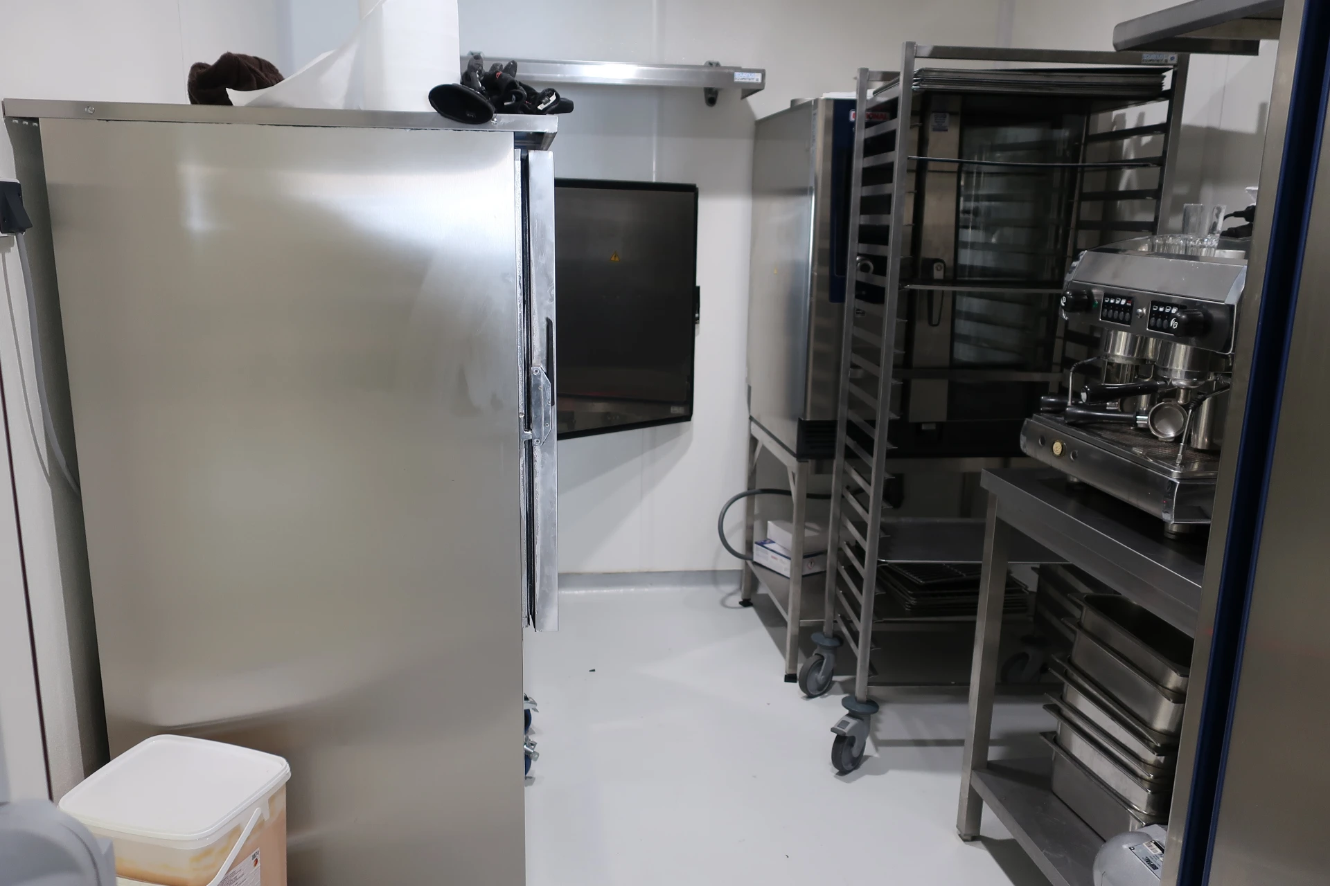 Installation d'un laboratoire de glaces à Ile Rousse - Glaces artisanales Milani