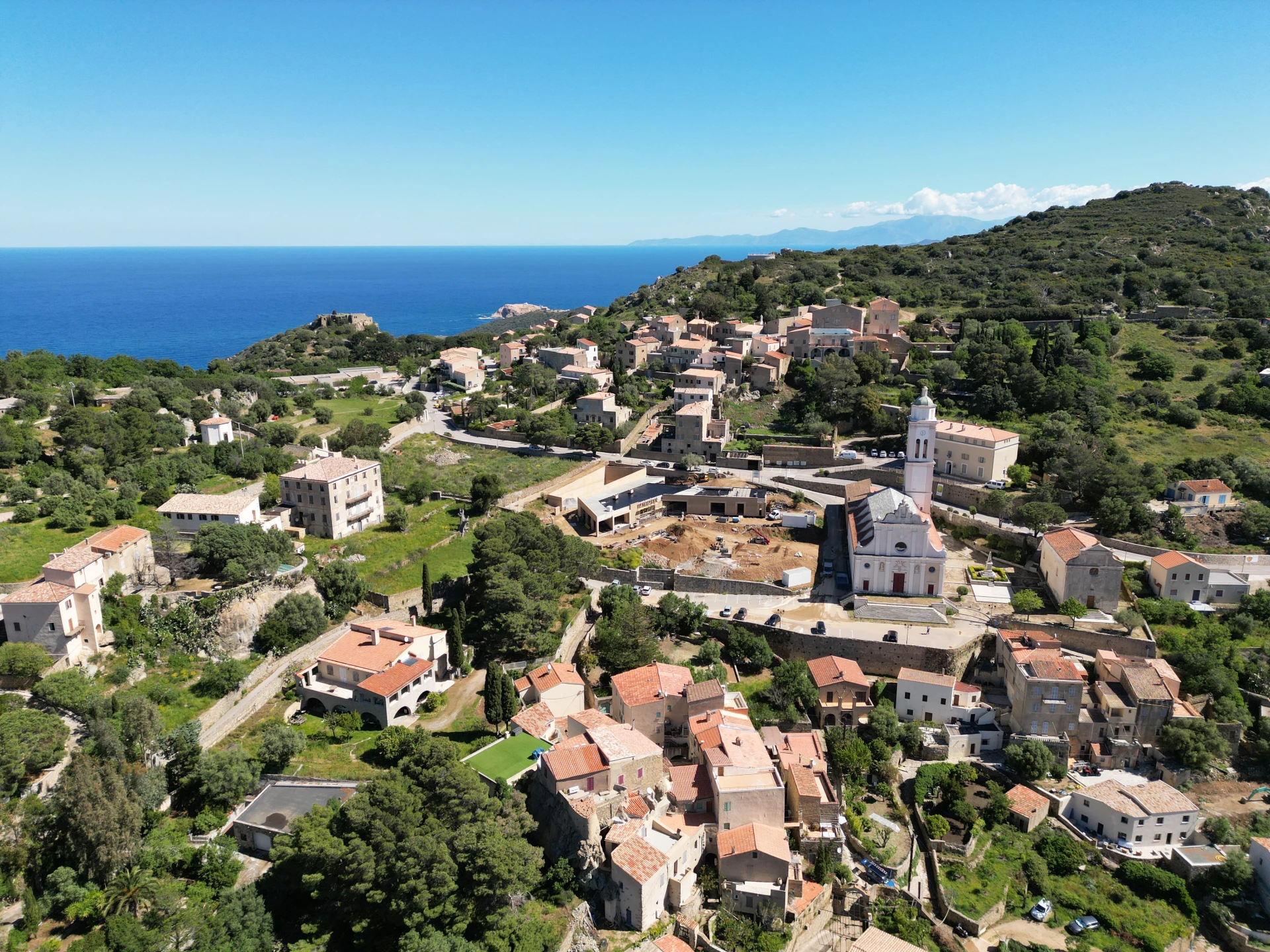 Installation électrique de l'espace culturel, patrimonial et paysager de Corbara.