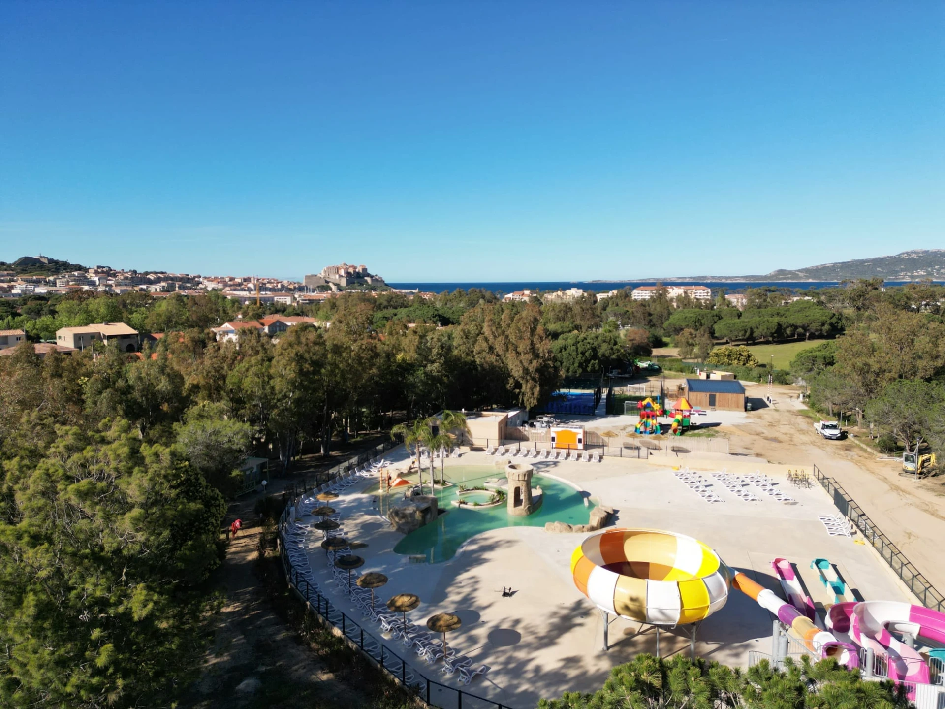 Travaux de distribution électrique au Camping Bella Vista - Calvi