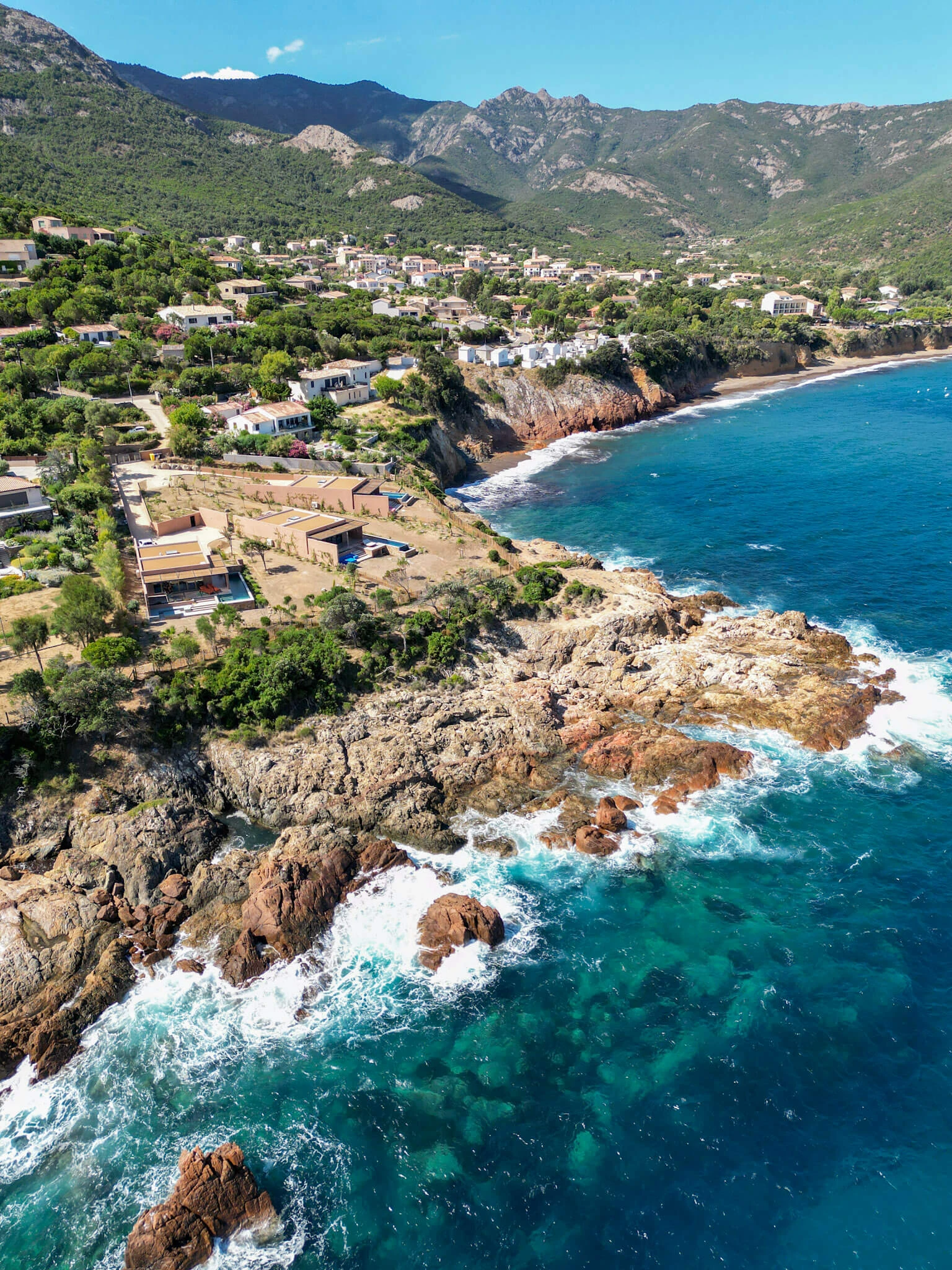 villas haut de gamme – Balagne, Corse | Installation électrique complète · Éclairage · Appareillage
