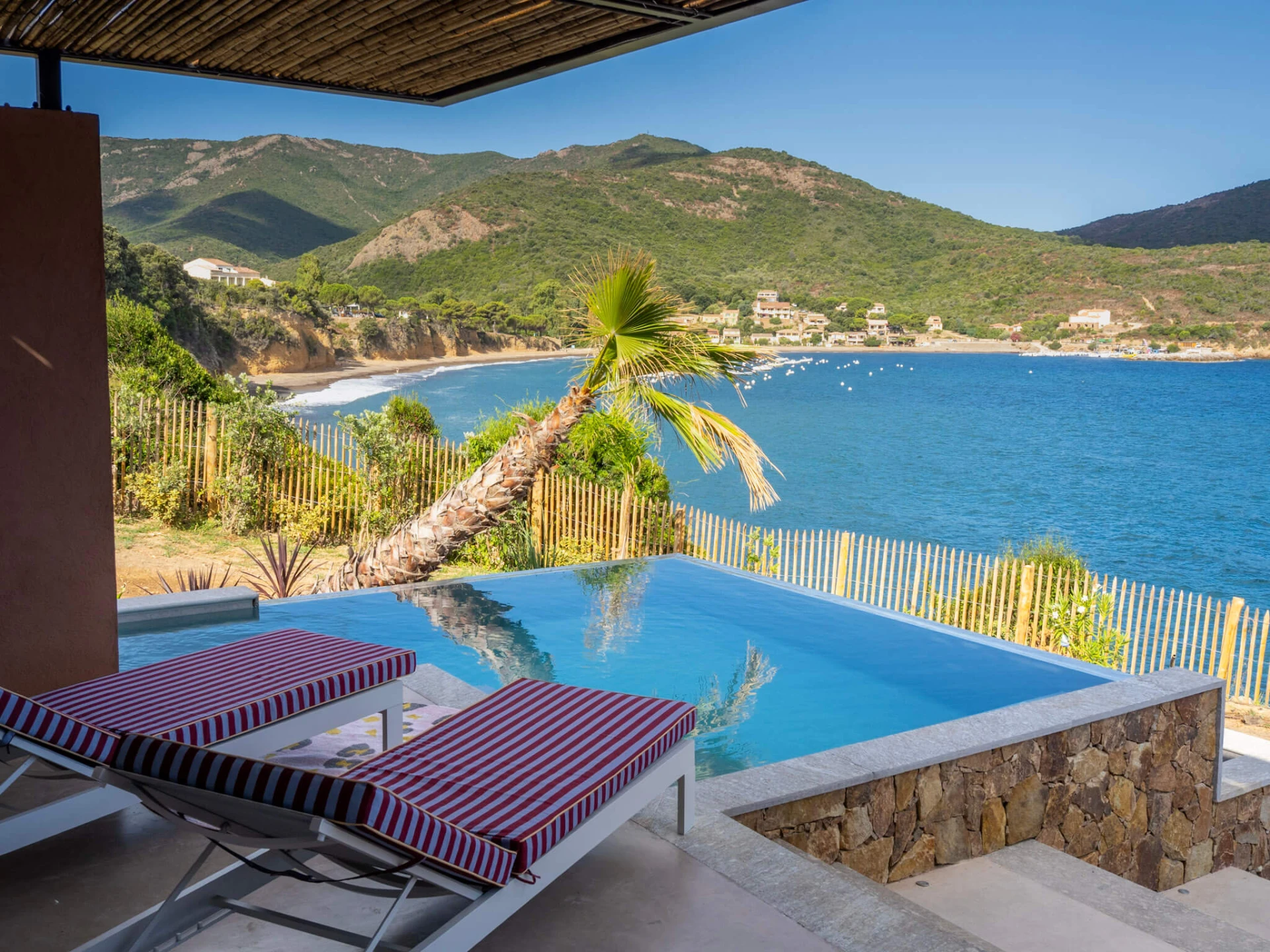 villas haut de gamme – Balagne, Corse | Installation électrique complète · Éclairage · Appareillage